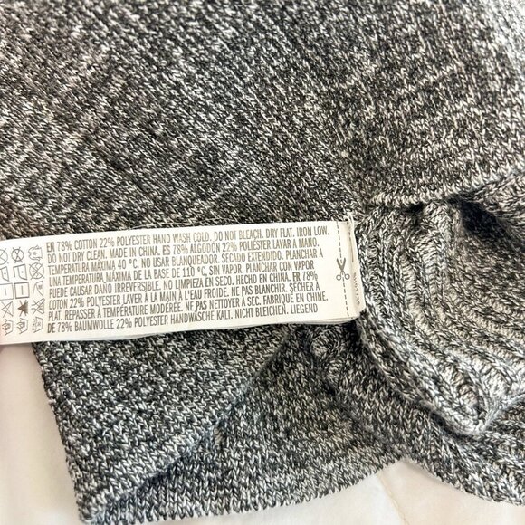 Forever 21 Gray Knit V-Neck Tank Top Women’s Size Small Cotton Blend - Picture 4 of 4